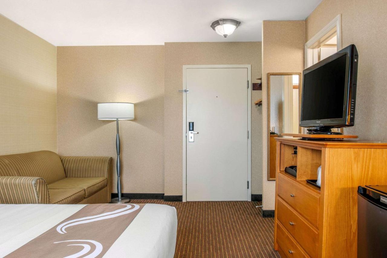Quality Inn & Suites Cornwall Exterior foto